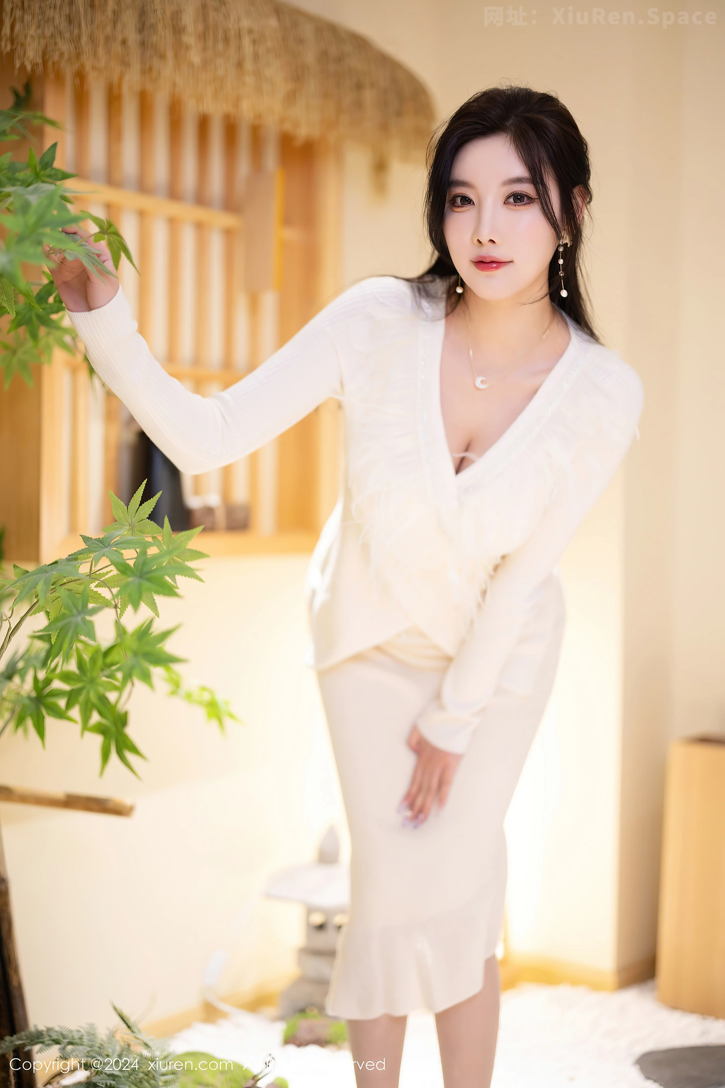 图片[4]-[XiuRen秀人网]VOL.8363 女神杨晨晨Yome白色连衣长裙+白色情趣薄纱秀丰腴身材诱惑写真82P-秀人网官方网站